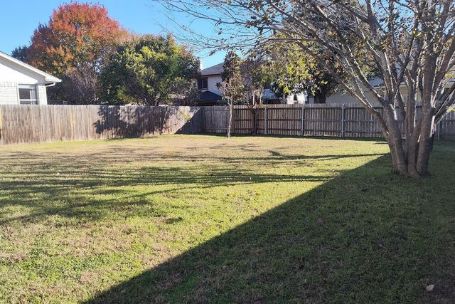 801 Hank Aaron LN, Round Rock, TX 78665