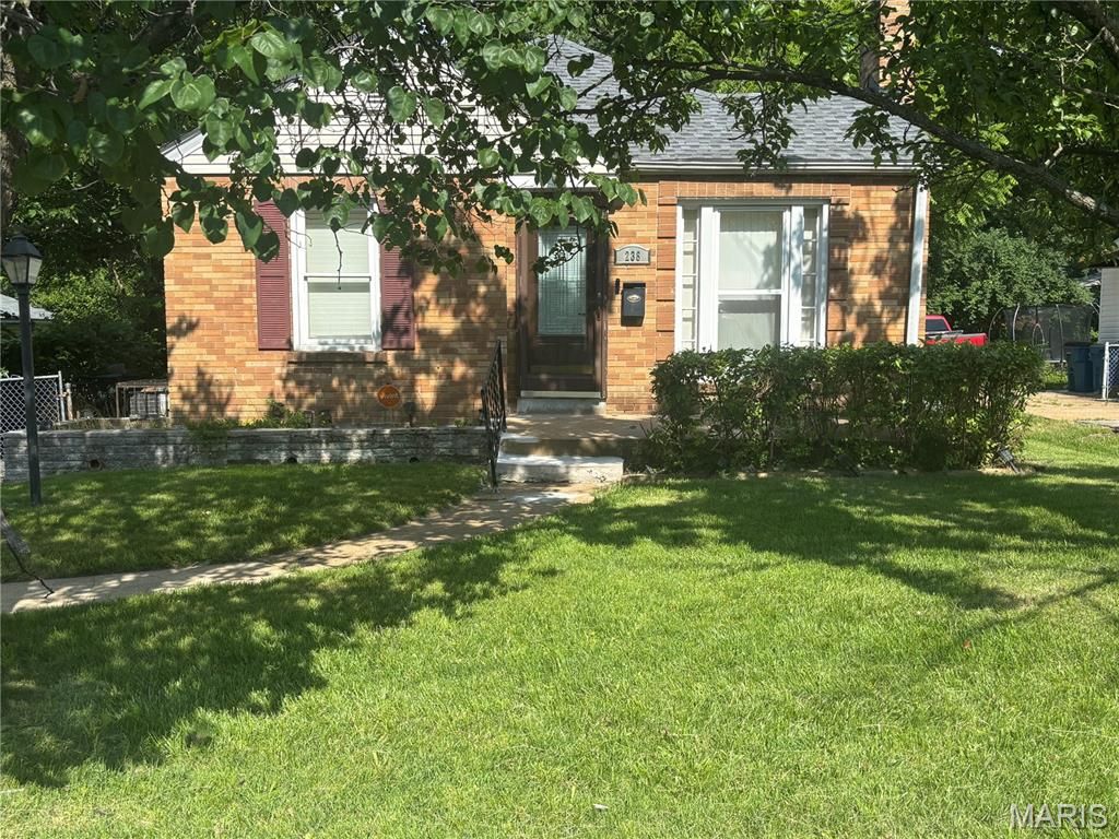 238 Newell Drive, St Louis, MO 63135