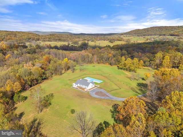4050 CARRINGTON, Delaplane, VA 20144