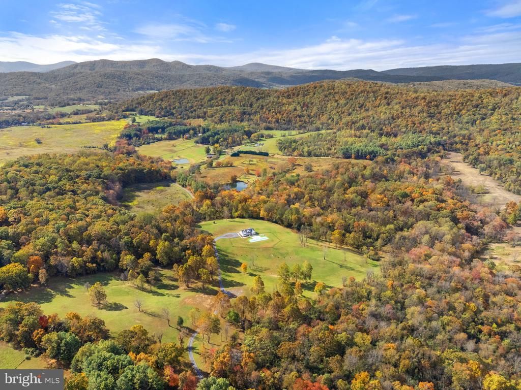 4050 CARRINGTON, Delaplane, VA 20144