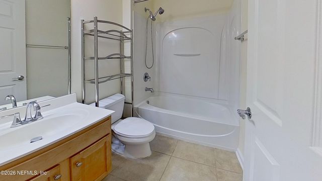 8986 TROPICAL BEND Circle, Jacksonville, FL 32256