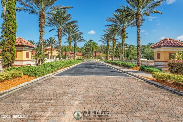 8986 TROPICAL BEND Circle, Jacksonville, FL 32256