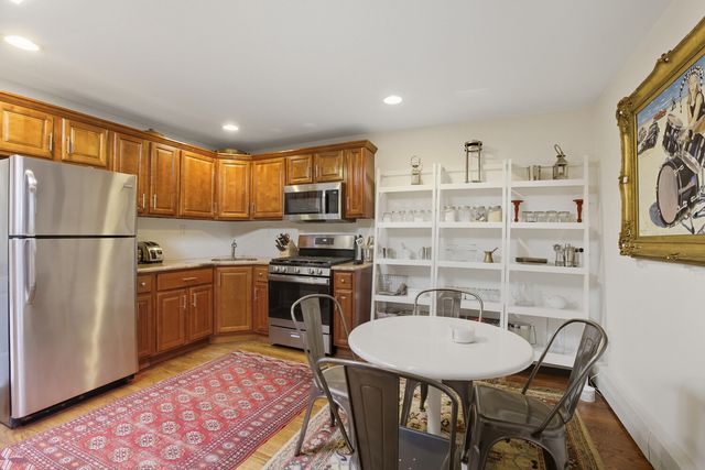 10 ROOSEVELT Place, New York City, NY 11233