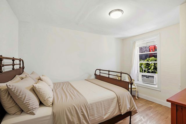 10 ROOSEVELT Place, New York City, NY 11233