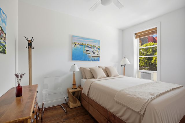 10 ROOSEVELT Place, New York City, NY 11233