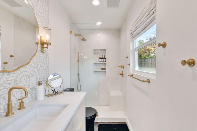 2108 Wooten DR, Austin, TX 78757