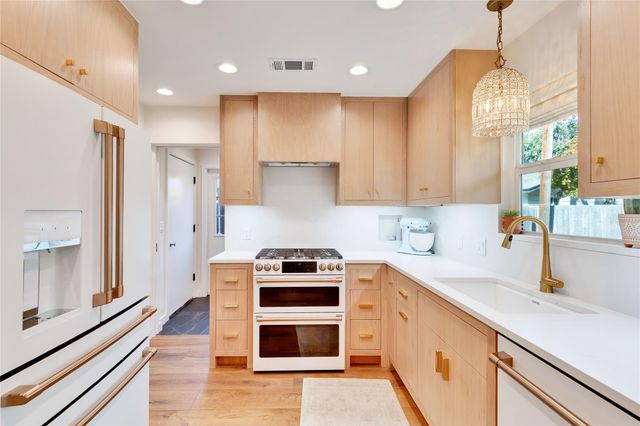 2108 Wooten DR, Austin, TX 78757