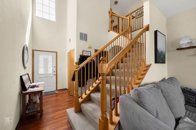 1827 Golden Gate Lane, Naperville, IL 60563