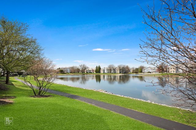 1827 Golden Gate Lane, Naperville, IL 60563
