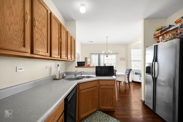 1827 Golden Gate Lane, Naperville, IL 60563