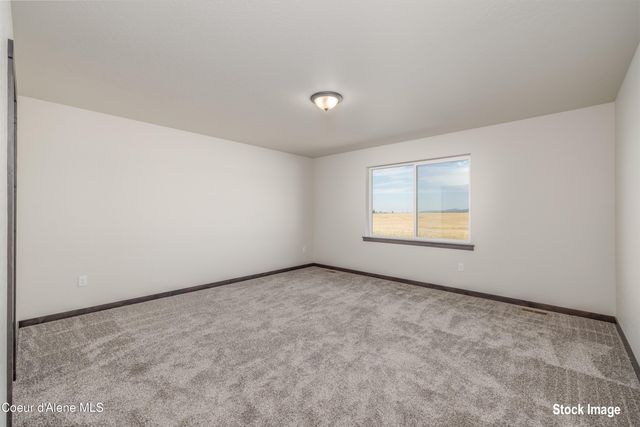 11668 N SIMMONS LN, Rathdrum, ID 83858