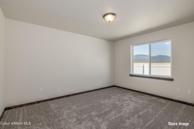 11668 N SIMMONS LN, Rathdrum, ID 83858