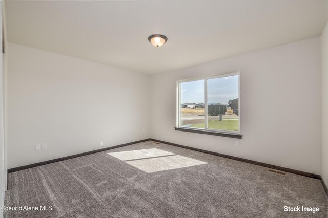 11668 N SIMMONS LN, Rathdrum, ID 83858
