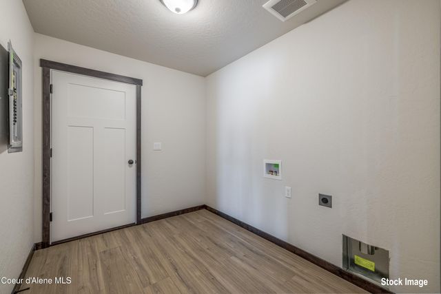 11668 N SIMMONS LN, Rathdrum, ID 83858