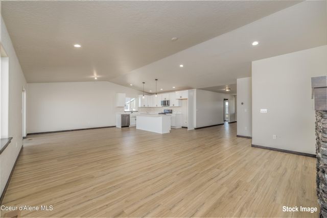 11668 N SIMMONS LN, Rathdrum, ID 83858