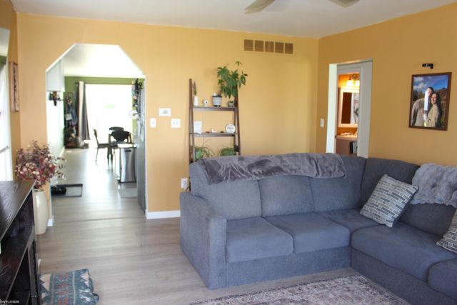 7938 River Road, Cottrellville Twp, MI 48039