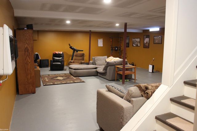 7938 River Road, Cottrellville Twp, MI 48039