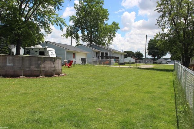 7938 River Road, Cottrellville Twp, MI 48039