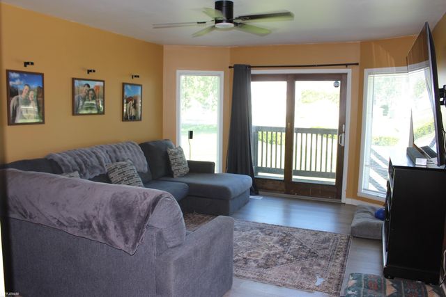 7938 River Road, Cottrellville Twp, MI 48039