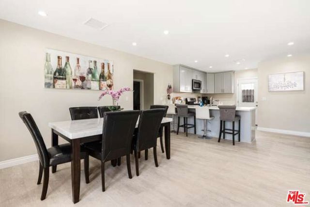 22701 ERWIN Street, Woodland Hills (los Angeles), CA 91367