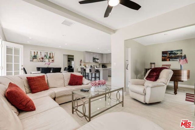 22701 ERWIN Street, Woodland Hills (los Angeles), CA 91367