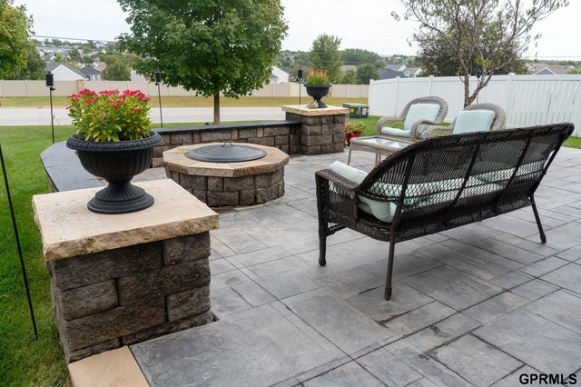 7823 N 156th Avenue, Bennington, NE 68007