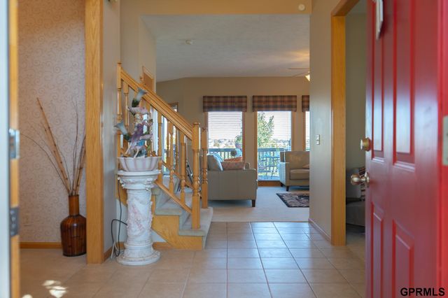 7823 N 156th Avenue, Bennington, NE 68007