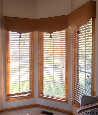 7823 N 156th Avenue, Bennington, NE 68007