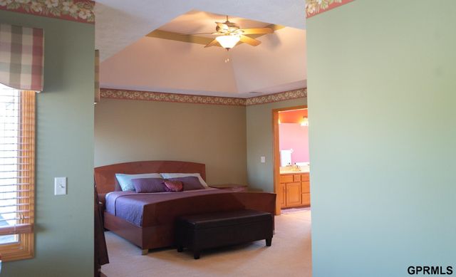 7823 N 156th Avenue, Bennington, NE 68007