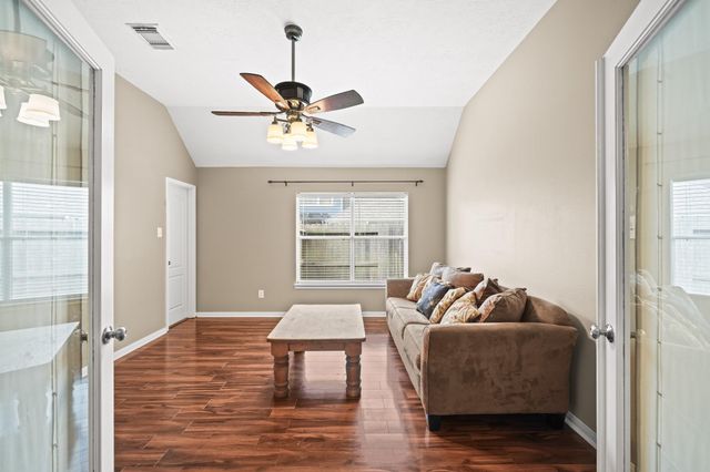 937 Mystic Village Lane, Seabrook, TX 77586