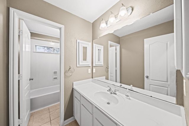 937 Mystic Village Lane, Seabrook, TX 77586