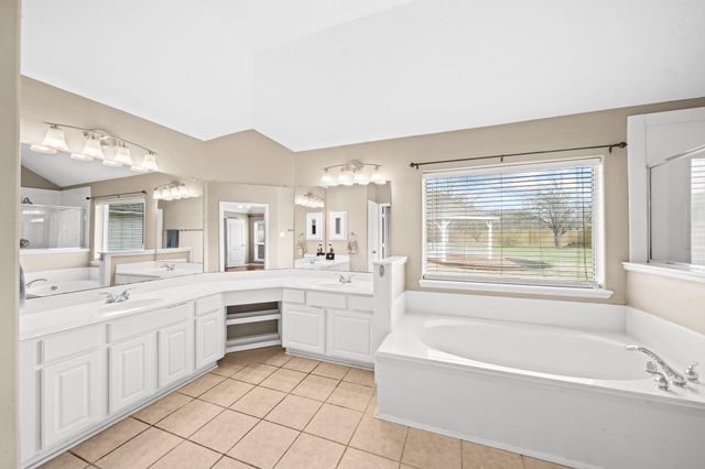 937 Mystic Village Lane, Seabrook, TX 77586