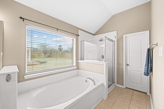 937 Mystic Village Lane, Seabrook, TX 77586