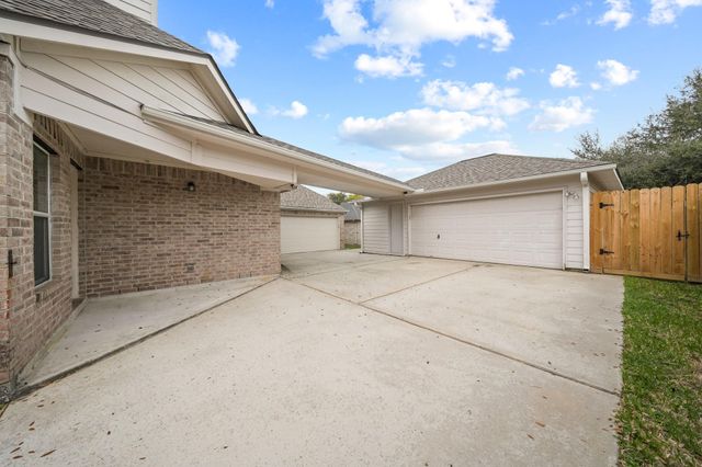 937 Mystic Village Lane, Seabrook, TX 77586