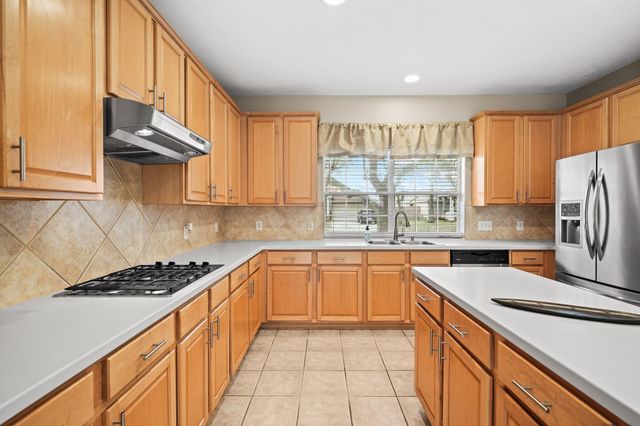 937 Mystic Village Lane, Seabrook, TX 77586