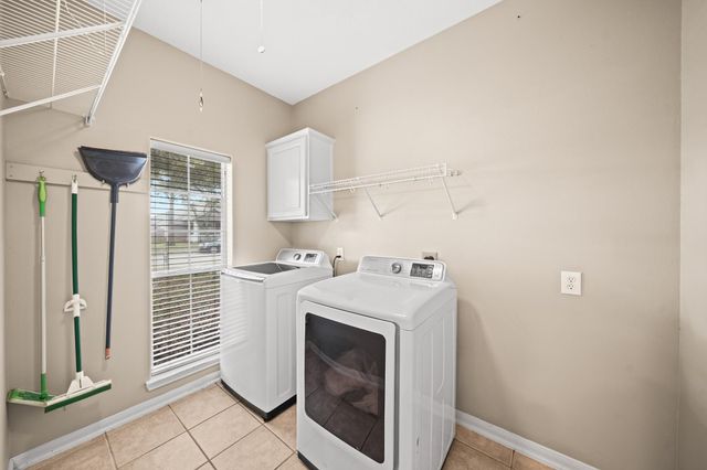 937 Mystic Village Lane, Seabrook, TX 77586