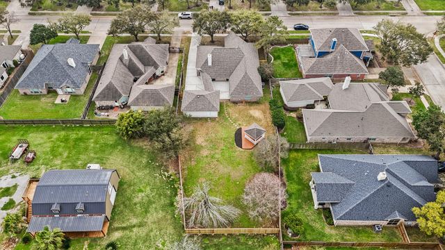 937 Mystic Village Lane, Seabrook, TX 77586