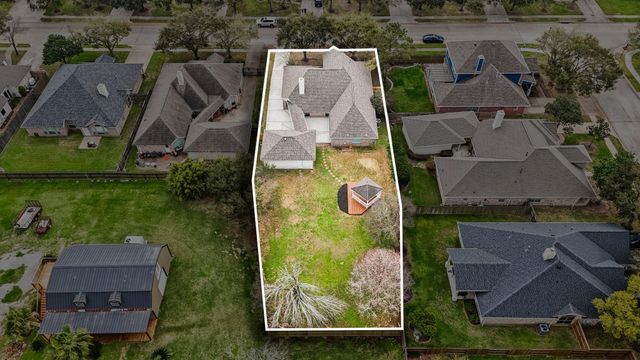 937 Mystic Village Lane, Seabrook, TX 77586