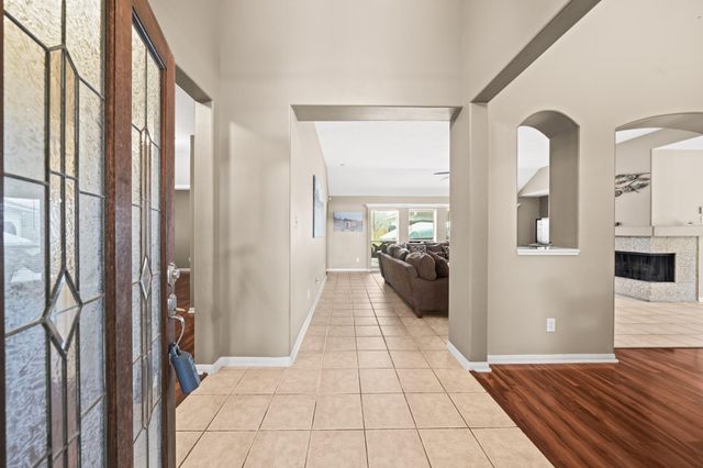 937 Mystic Village Lane, Seabrook, TX 77586