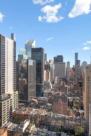 236 E 47th St Apt 33D, New York City, NY 10017