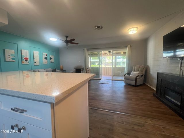 10013 W LAKEVIEW Circle N, Sun City, AZ 85351