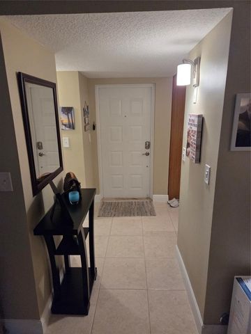 1811 Sabal Palm Drive 106, Davie, FL 33324