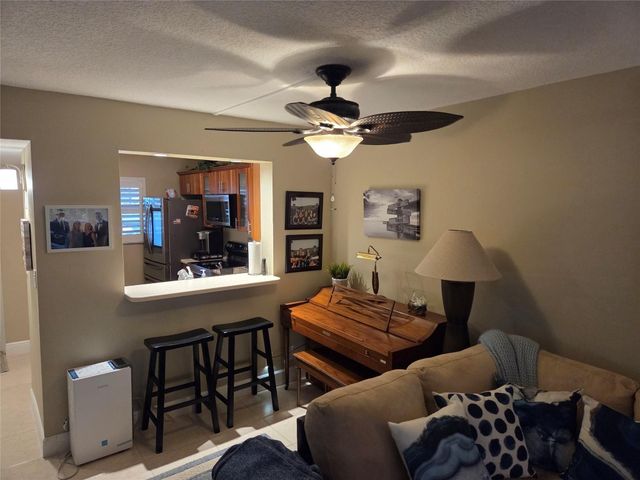 1811 Sabal Palm Drive 106, Davie, FL 33324