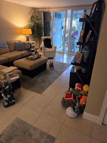 1811 Sabal Palm Drive 106, Davie, FL 33324