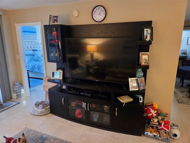 1811 Sabal Palm Drive 106, Davie, FL 33324