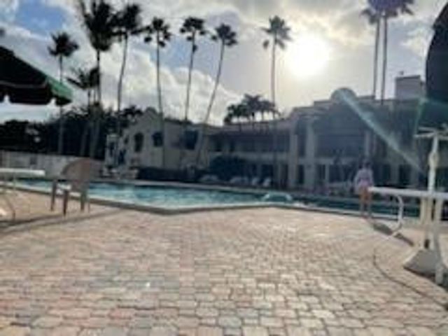 1811 Sabal Palm Drive 106, Davie, FL 33324