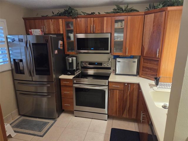 1811 Sabal Palm Drive 106, Davie, FL 33324