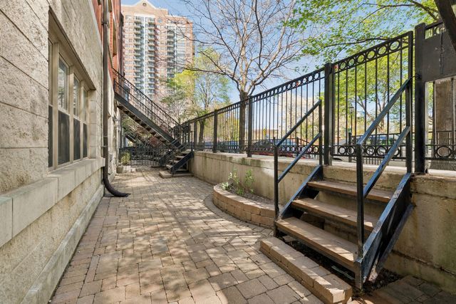 1816 S Calumet Avenue, Chicago, IL 60616