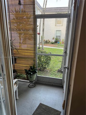 10395 N Kendall Drive V1, Miami, FL 33176