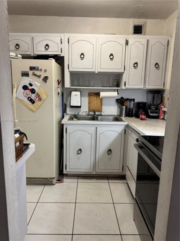 10395 N Kendall Drive V1, Miami, FL 33176